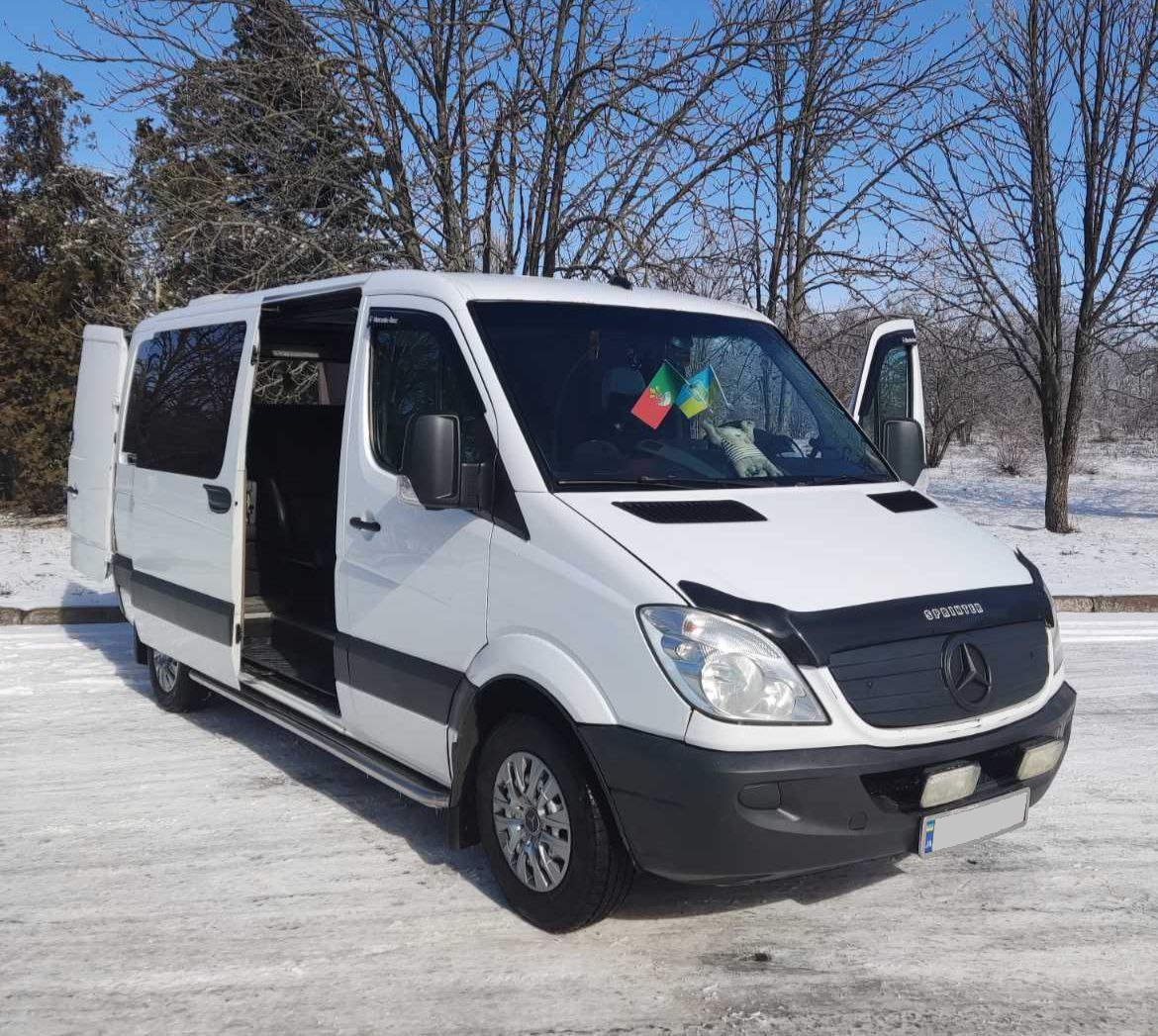 Комфортний салон мікроавтобуса